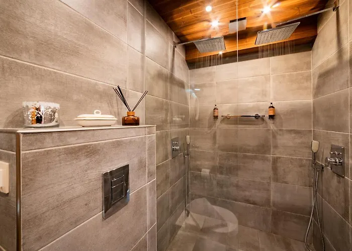 Le Rendezvous New Town *